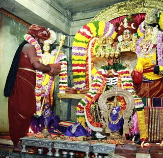 https://nithyananda.org/sites/default/files/photo-gallery/2017-12-Dec-02-nithyananda-diary_bengaluru-aadheenam_barani-deepam-nithyanandeshwara-temple_0T7A9384.jpg?1512289238