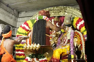 https://nithyananda.org/sites/default/files/photo-gallery/2017-12-Dec-02-nithyananda-diary_bengaluru-aadheenam_barani-deepam-nithyanandeshwara-temple_IMG_8975.jpg?1512289296