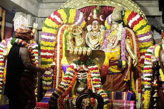 https://nithyananda.org/sites/default/files/photo-gallery/2017-12-Dec-02-nithyananda-diary_bengaluru-aadheenam_barani-deepam-nithyanandeshwara-temple_IMG_9057.jpg?1512289321