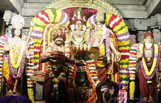 https://nithyananda.org/sites/default/files/photo-gallery/2017-12-Dec-02-nithyananda-diary_bengaluru-aadheenam_barani-deepam-nithyanandeshwara-temple_IMG_9201.jpg?1512289351