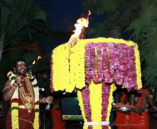 https://nithyananda.org/sites/default/files/photo-gallery/2017-12-Dec-02-nithyananda-diary_bengaluru-aadheenam_karthigai-deepam-lighting_0T7A9778.jpg?1512292677