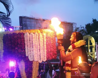 https://nithyananda.org/sites/default/files/photo-gallery/2017-12-Dec-02-nithyananda-diary_bengaluru-aadheenam_karthigai-deepam-lighting_IMG_0480.jpg?1512292722