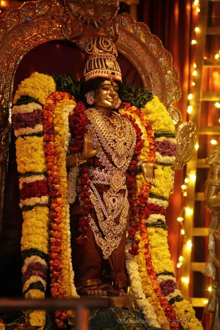 https://nithyananda.org/sites/default/files/photo-gallery/2017-12-Dec-02-nithyananda-diary_bengaluru-aadheenam_nithya-satsang-karthigai-deepam_IMG_9924.jpg?1512293248