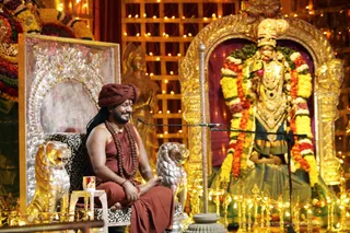 https://nithyananda.org/sites/default/files/photo-gallery/2017-12-Dec-02-nithyananda-diary_bengaluru-aadheenam_nithya-satsang-karthigai-deepam_IMG_9933.jpg?1512293255