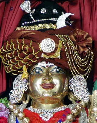 https://nithyananda.org/sites/default/files/photo-gallery/2017-12-Dec-11-nithyananda-diary_bengaluru-aadheenam_temple_DSC01548.JPG?1513170659