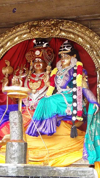https://nithyananda.org/sites/default/files/photo-gallery/2017-12-Dec-12-nithyananda-diary_bengaluru-aadheenam_temple_DSC01746.JPG?1513173020