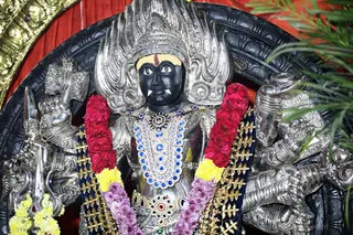https://nithyananda.org/sites/default/files/photo-gallery/2017-12-Dec-20-nithyananda-diary_bengaluru-aadheenam_mahasadashivoham-aushadha-process_7T7A6522.jpg