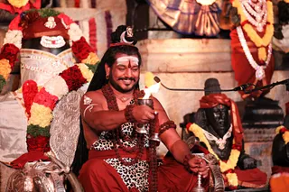 https://nithyananda.org/sites/default/files/photo-gallery/2017-12-Dec-20-nithyananda-diary_bengaluru-aadheenam_mahasadashivoham-aushadha-process_7T7A6891.jpg