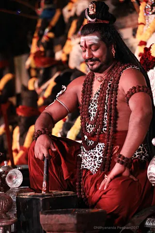 https://nithyananda.org/sites/default/files/photo-gallery/2017-12-Dec-20-nithyananda-diary_bengaluru-aadheenam_mahasadashivoham-aushadha-process_7T7A7062.jpg