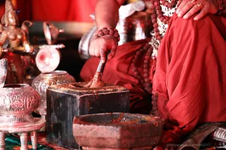 https://nithyananda.org/sites/default/files/photo-gallery/2017-12-Dec-20-nithyananda-diary_bengaluru-aadheenam_mahasadashivoham-aushadha-process_7T7A7123_0.jpg