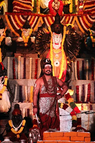 https://nithyananda.org/sites/default/files/photo-gallery/2017-12-Dec-20-nithyananda-diary_bengaluru-aadheenam_mahasadashivoham-aushadha-process_IMG_2609.jpg