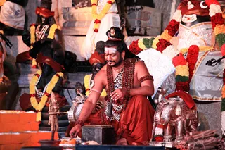https://nithyananda.org/sites/default/files/photo-gallery/2017-12-Dec-20-nithyananda-diary_bengaluru-aadheenam_mahasadashivoham-aushadha_IMG_3441.JPG