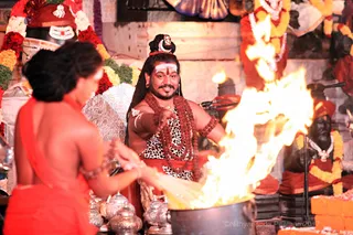 https://nithyananda.org/sites/default/files/photo-gallery/2017-12-Dec-20-nithyananda-diary_bengaluru-aadheenam_mahasadashivoham-aushadha_IMG_3625.JPG
