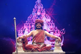 https://nithyananda.org/sites/default/files/photo-gallery/2017-12-Dec-27-nithyananda-diary_bengaluru-aadheenam_mahasadashiva-darshan_7T7A0407_0.jpg?1516417461