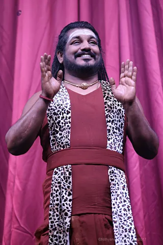https://nithyananda.org/sites/default/files/photo-gallery/2017-12-Dec-29-nithyananda-diary_bengaluru-aadheenam_nithyananda-yoga_7T7A1972.jpg?1516419592