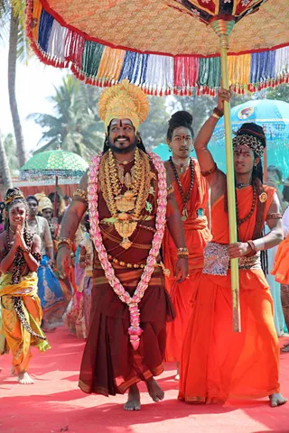 https://nithyananda.org/sites/default/files/photo-gallery/2017-12-Dec-31-nithyananda-diary_bengaluru-aadheenam_nithyananda-brahmotsavam-dhwajarohanam_7T7A2411.jpg?1516954808