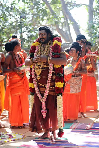 https://nithyananda.org/sites/default/files/photo-gallery/2017-12-Dec-31-nithyananda-diary_bengaluru-aadheenam_nithyananda-brahmotsavam-dhwajarohanam_7T7A2439.jpg?1516954850