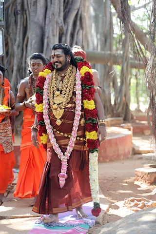 https://nithyananda.org/sites/default/files/photo-gallery/2017-12-Dec-31-nithyananda-diary_bengaluru-aadheenam_nithyananda-brahmotsavam-dhwajarohanam_7T7A2449.jpg?1516954867