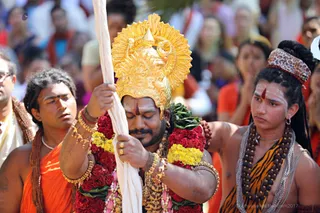 https://nithyananda.org/sites/default/files/photo-gallery/2017-12-Dec-31-nithyananda-diary_bengaluru-aadheenam_nithyananda-brahmotsavam-dhwajarohanam_7T7A2482.jpg?1516955040