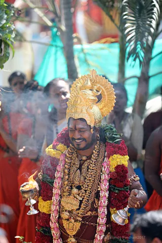 https://nithyananda.org/sites/default/files/photo-gallery/2017-12-Dec-31-nithyananda-diary_bengaluru-aadheenam_nithyananda-brahmotsavam-dhwajarohanam_7T7A2502.jpg?1516955075