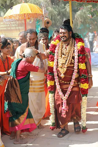 https://nithyananda.org/sites/default/files/photo-gallery/2017-12-Dec-31-nithyananda-diary_bengaluru-aadheenam_nithyananda-brahmotsavam-dhwajarohanam_7T7A2513.jpg?1516955085