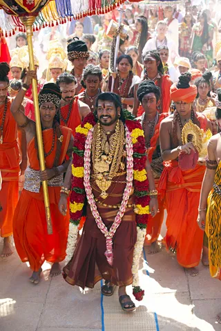 https://nithyananda.org/sites/default/files/photo-gallery/2017-12-Dec-31-nithyananda-diary_bengaluru-aadheenam_nithyananda-brahmotsavam-dhwajarohanam_7T7A2540.jpg?1516955108