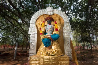 http://nithyananda.org/sites/default/files/photo-gallery/2017-1jan-10th-nithyananda-diary_DSC_3643_bengaluru-aadheenam-temple-dakshinamurthi.jpg