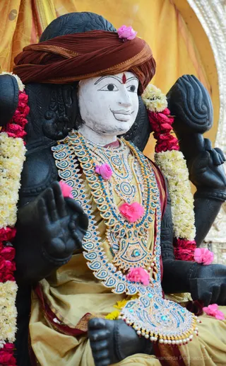 http://nithyananda.org/sites/default/files/photo-gallery/2017-1jan-13th-nithyananda-diary_DSC_5618_bengaluru-aadheenam-temple-dakshinamurti.jpg