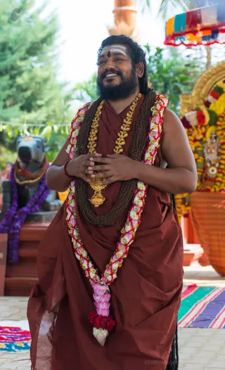 http://nithyananda.org/sites/default/files/photo-gallery/2017-1jan-14th-nithyananda-diary_DSC_6313_bengaluru-aadheenam-temple-pongal-festival-swamiji.jpg