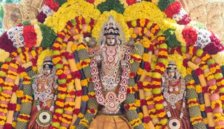 http://nithyananda.org/sites/default/files/photo-gallery/2017-1jan-14th-nithyananda-diary_DSC_6518_bengaluru-aadheenam-temple-pongal-festival-devis.jpg