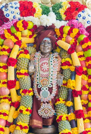 http://nithyananda.org/sites/default/files/photo-gallery/2017-1jan-14th-nithyananda-diary_DSC_6821_bengaluru-aadheenam-temple-pongal-festival-deity.jpg