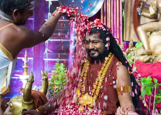 http://nithyananda.org/sites/default/files/photo-gallery/2017-1jan-15th-nithyananda-diary_DSC_7806_bengaluru-aadheenam-kalpataru-darshan-swamiji.jpg