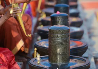 http://nithyananda.org/sites/default/files/photo-gallery/2017-1jan-9th-nithyananda-diary_DSC_2962_bengaluru-aadheenam-rudrabhishekam.jpg