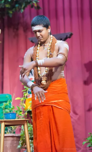Balasant demonstrates the proper way and places to apply Bhasma, sacred ash, for males.