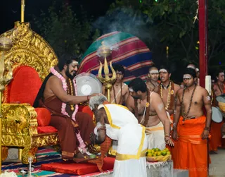Pada Yatris Receive Blessings