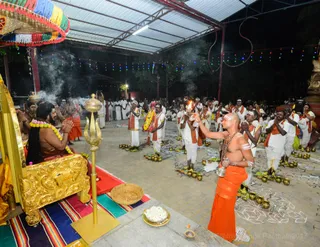 Pada Yatris Receive Blessings