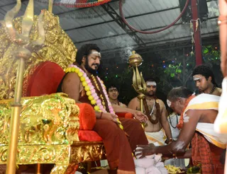 Pada Yatris Receive Blessings
