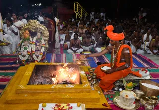 Shiva Deeksha - Homa conducted by Balasants of Nithyananada Gurukul