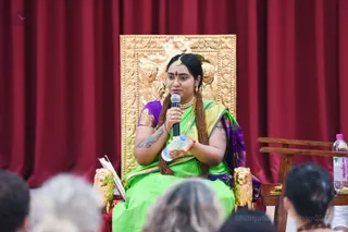 Sri Mahant of Nithyananda Yogis shows the power of Materialization.
