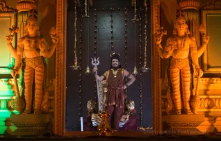 http://nithyananda.org/sites/default/files/photo-gallery/2017-3apr-20th-nithyananda-diary_DSC_3902_bengaluru-aadheenam-IA-day1-sadashiva-darshan-swamiji.jpg