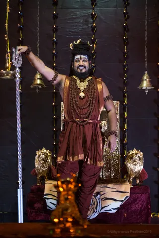 http://nithyananda.org/sites/default/files/photo-gallery/2017-3apr-20th-nithyananda-diary_DSC_3971_bengaluru-aadheenam-IA-day1-sadashiva-darshan-swamiji.jpg