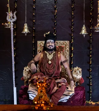 http://nithyananda.org/sites/default/files/photo-gallery/2017-3apr-20th-nithyananda-diary_DSC_4083_bengaluru-aadheenam-IA-day1-sadashiva-darshan-swamiji.jpg