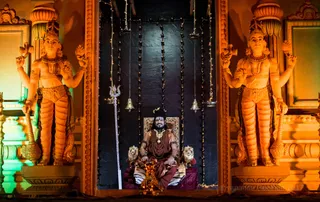 http://nithyananda.org/sites/default/files/photo-gallery/2017-3apr-20th-nithyananda-diary_DSC_4096_bengaluru-aadheenam-IA-day1-sadashiva-darshan-swamiji.jpg