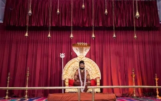 http://nithyananda.org/sites/default/files/photo-gallery/2017-3apr-20th-nithyananda-diary_DSC_4230_bengaluru-aadheenam-IA-day1-sadashiva-darshan-swamiji.jpg