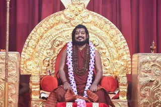http://nithyananda.org/sites/default/files/photo-gallery/2017-3apr-21st-nithyananda-diary_DSC_5197_bengaluru-aadheenam-IA-day2-energy-darshan.jpg