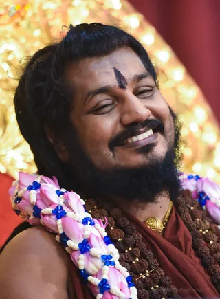http://nithyananda.org/sites/default/files/photo-gallery/2017-3apr-21st-nithyananda-diary_DSC_5237_bengaluru-aadheenam-IA-day2-energy-darshan.jpg