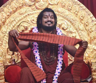http://nithyananda.org/sites/default/files/photo-gallery/2017-3apr-21st-nithyananda-diary_DSC_5261_bengaluru-aadheenam-IA-day2-energy-darshan.jpg