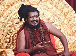 http://nithyananda.org/sites/default/files/photo-gallery/2017-3apr-21st-nithyananda-diary_DSC_5297_bengaluru-aadheenam-IA-day2-energy-darshan.jpg