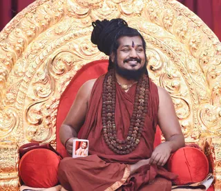 http://nithyananda.org/sites/default/files/photo-gallery/2017-3apr-21st-nithyananda-diary_DSC_5313_bengaluru-aadheenam-IA-day2-energy-darshan.jpg