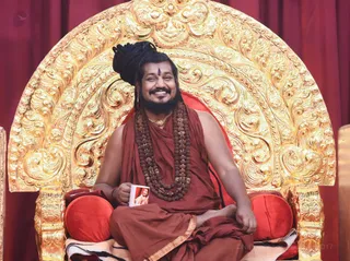 http://nithyananda.org/sites/default/files/photo-gallery/2017-3apr-21st-nithyananda-diary_DSC_5326_bengaluru-aadheenam-IA-day2-energy-darshan.jpg